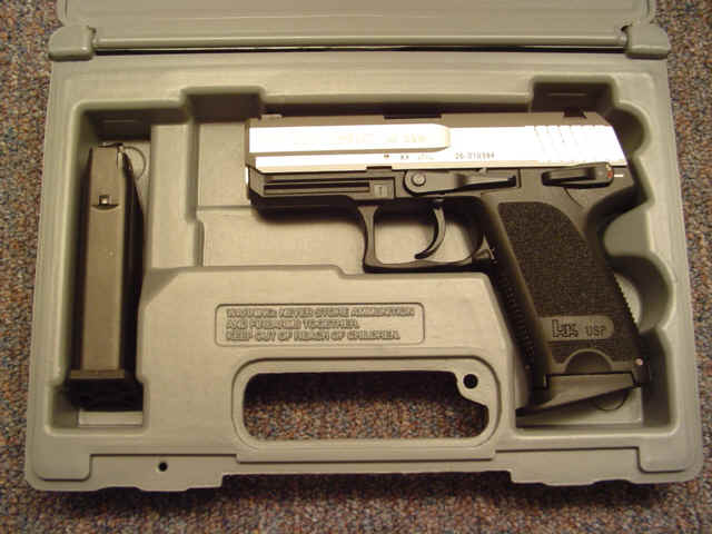 *Heckler & Koch USP Compact Semi-Automatic Pistol, with Case