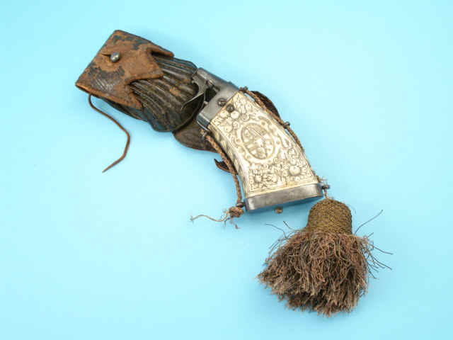 Rare Saxon Powder Flask and Cartridge Pouch Ensemble, Late 16th/early 17th-Century